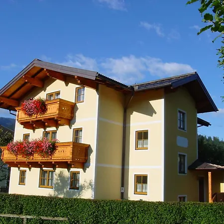 Kaml Franz Apartament *